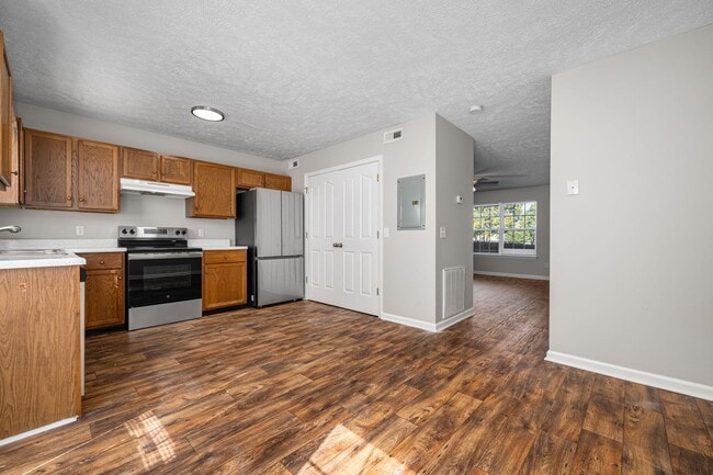 Building Photo - Hamlet Square Townhomes Unit 2410D