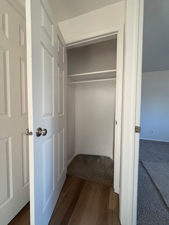 Building Photo - 983-985 S 600 W