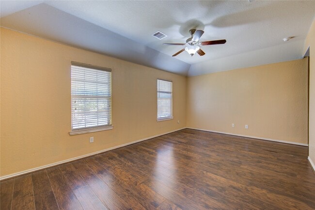 Building Photo - 2002 Collins Rose Ct