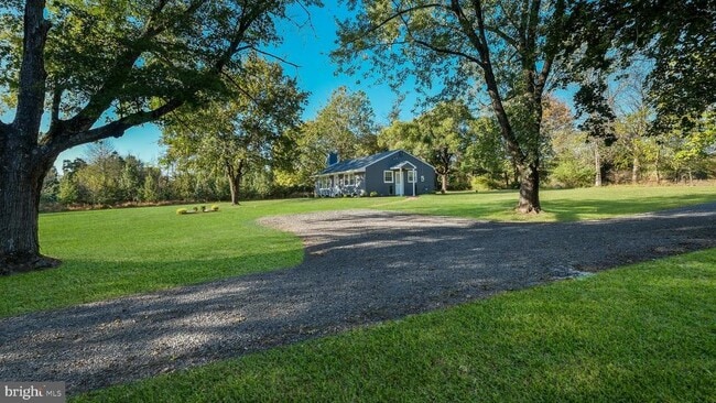 Building Photo - 1732 Creek Rd