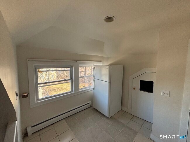 Building Photo - 358 Park Ave