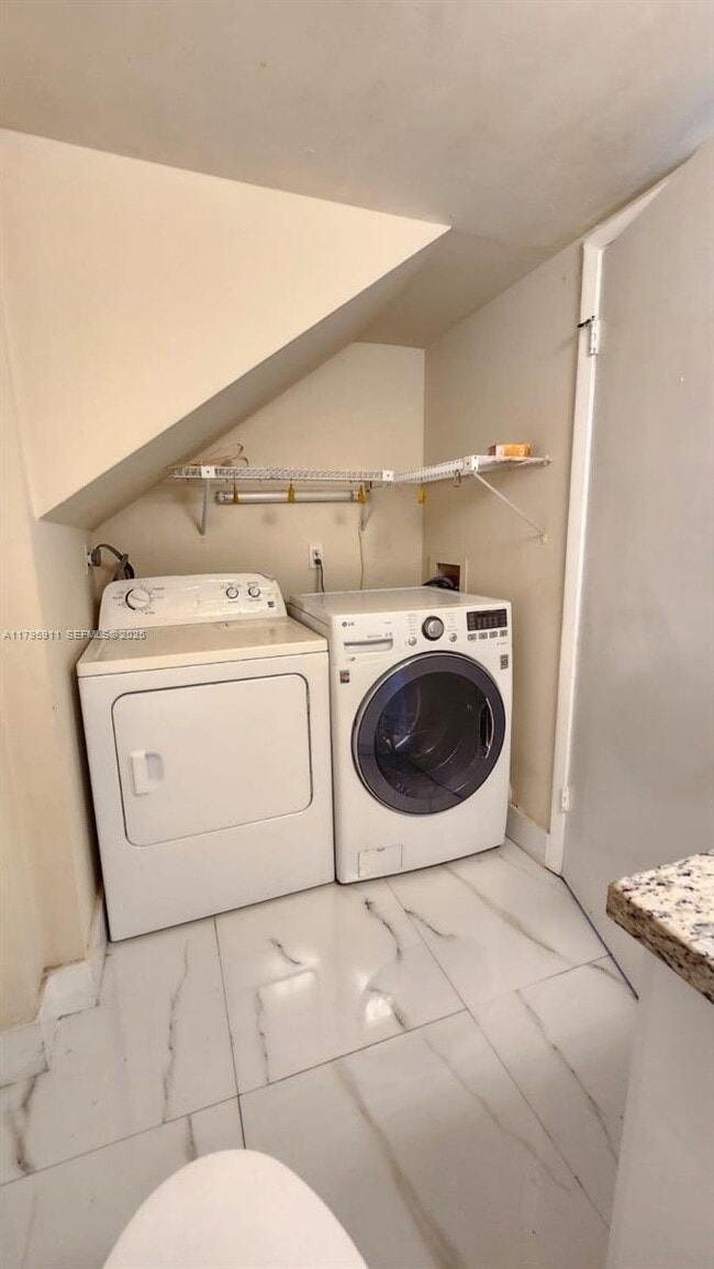 Building Photo - 14293 SW 94th Cir Ln