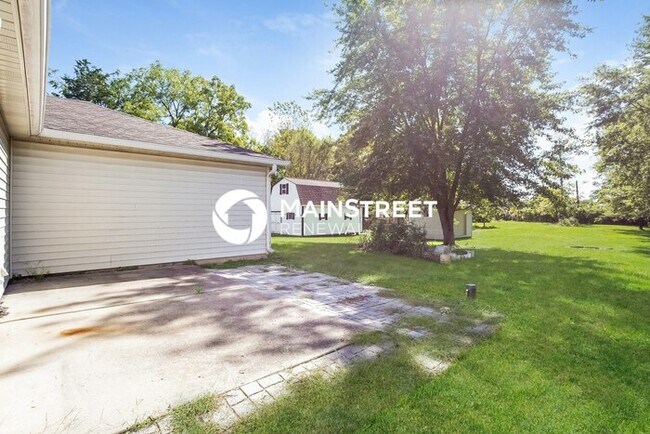 Building Photo - 3 Bedroom Pet-Friendly Home in INDIANAPOLI...