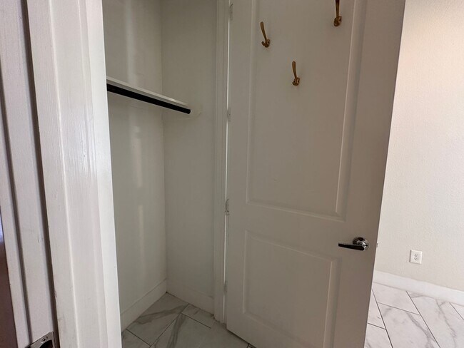 Building Photo - For Lease | 3 Bed, 3.5 Bath | 2,138 Sq Ft ...