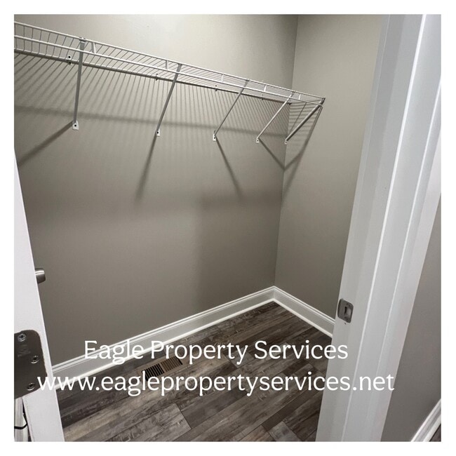 Building Photo - 114 Roslyn Ct