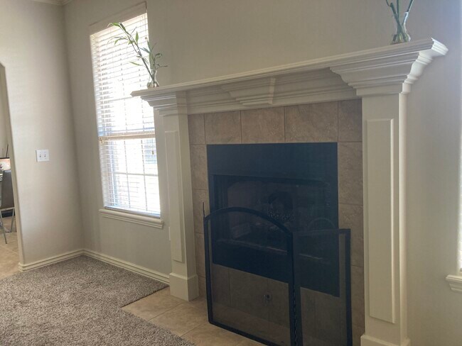 Building Photo - 2610 N Brush Creek Dr