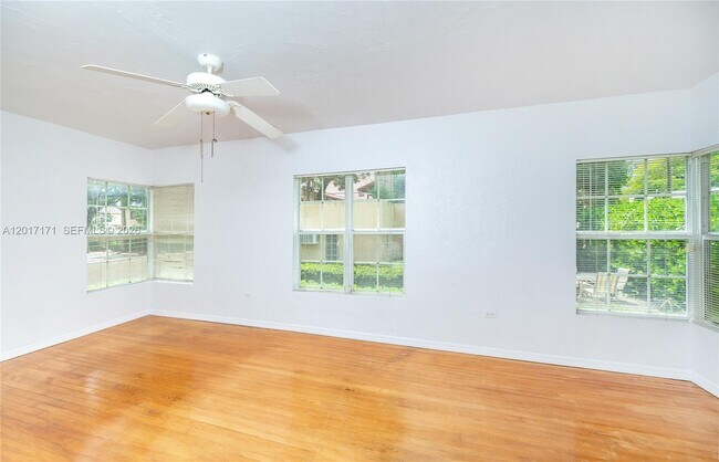 Building Photo - 32 Calabria Ave