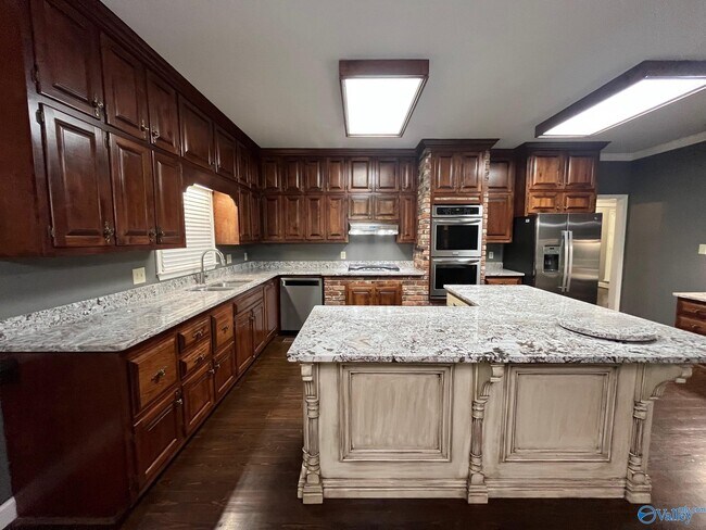 Building Photo - 146 Bob White Dr