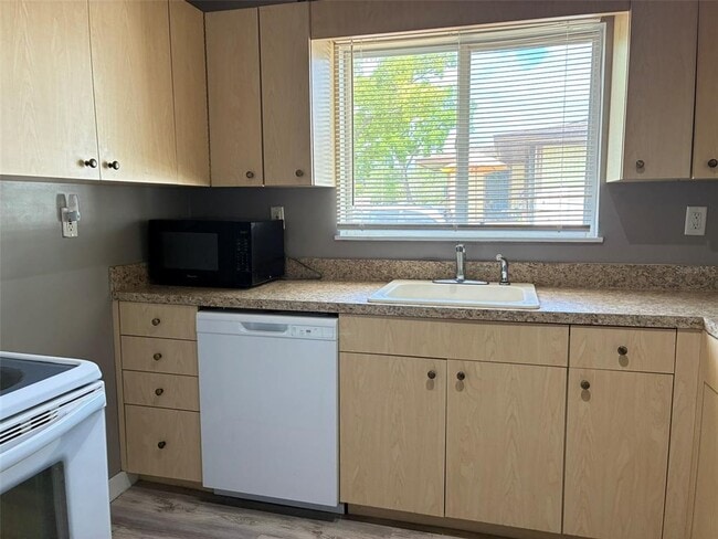 Building Photo - 1555 Michigan Ave