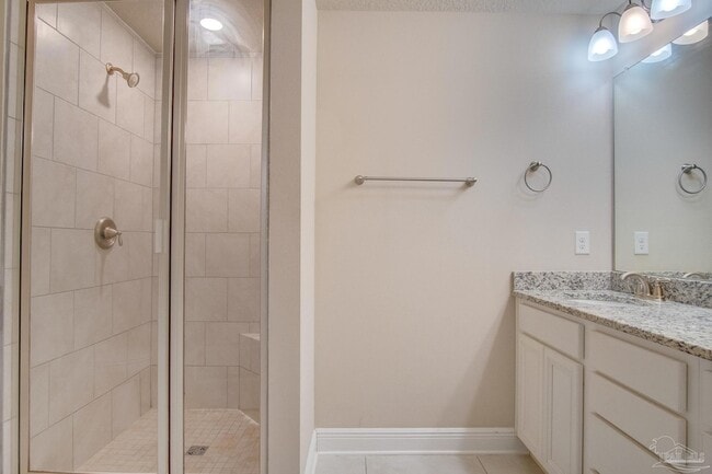 Building Photo - 310 S F St