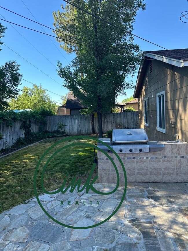 Primary Photo - Charming Carson Home