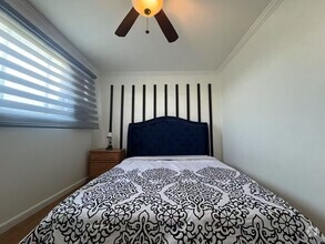 Building Photo - Spacious Spanish-Style Room in Prime LA Lo...
