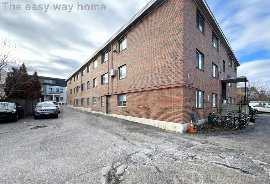 Building Photo - 14 Murdock St