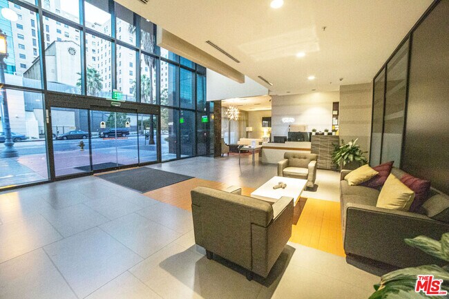 Building Photo - 1234 Wilshire Blvd