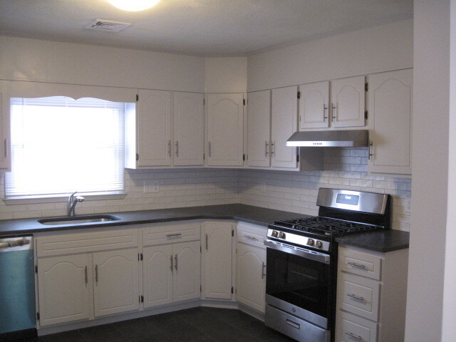 Primary Photo - 20 Beechwood Ave