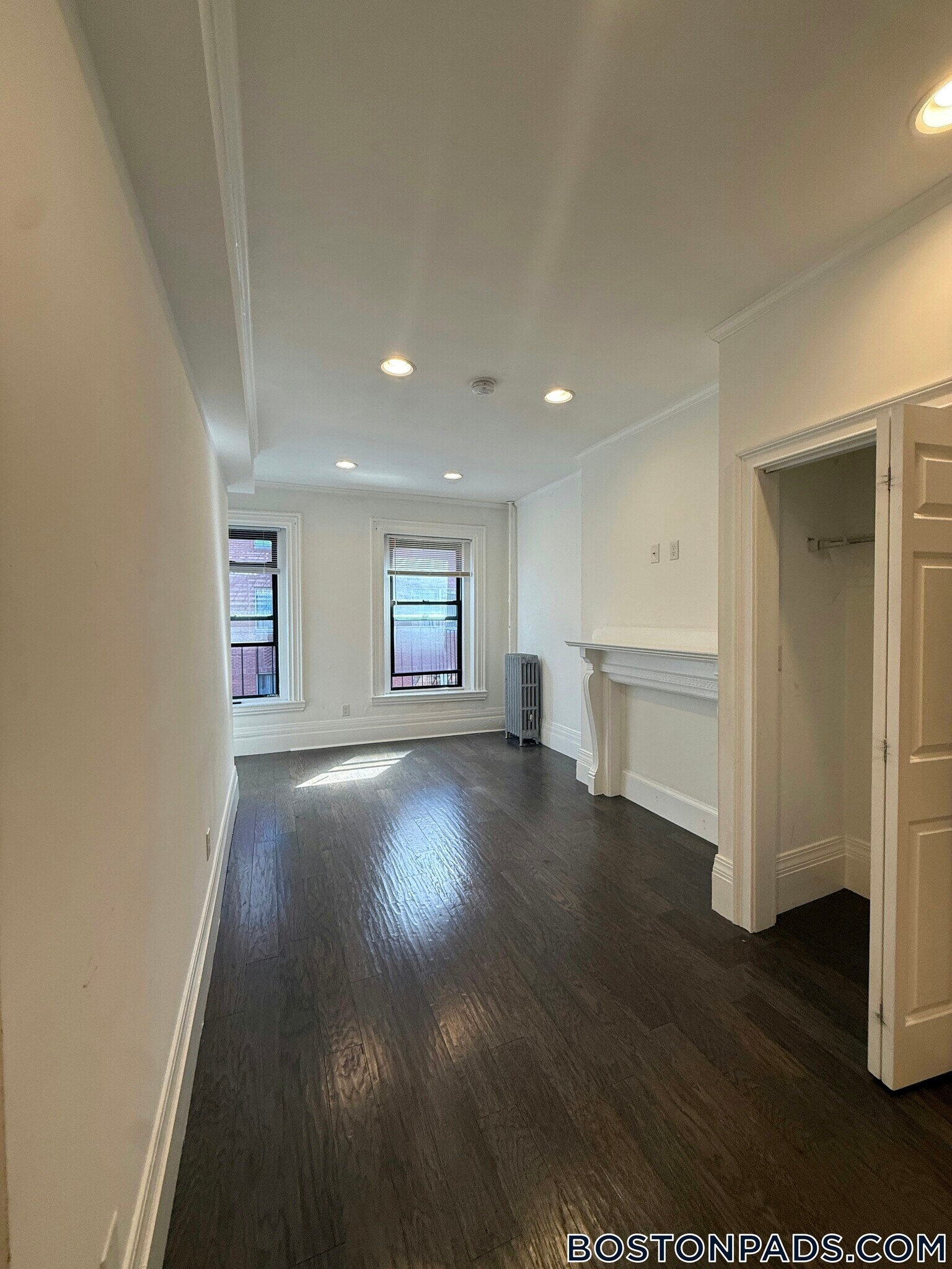 Building Photo - 270 Newbury St