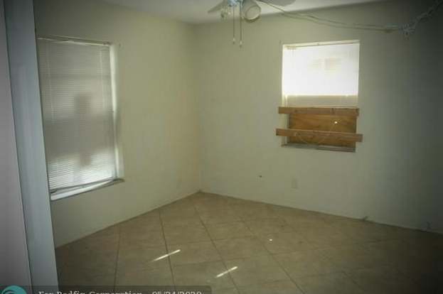 Building Photo - 1406 Arpeika St