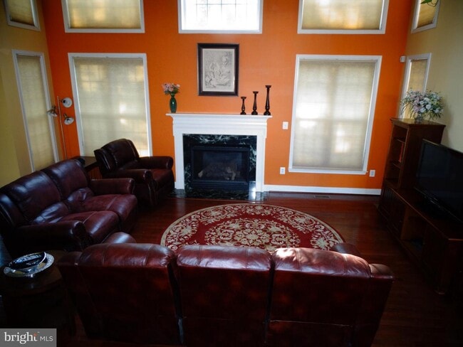 Building Photo - 6453 Swimmer Row Way