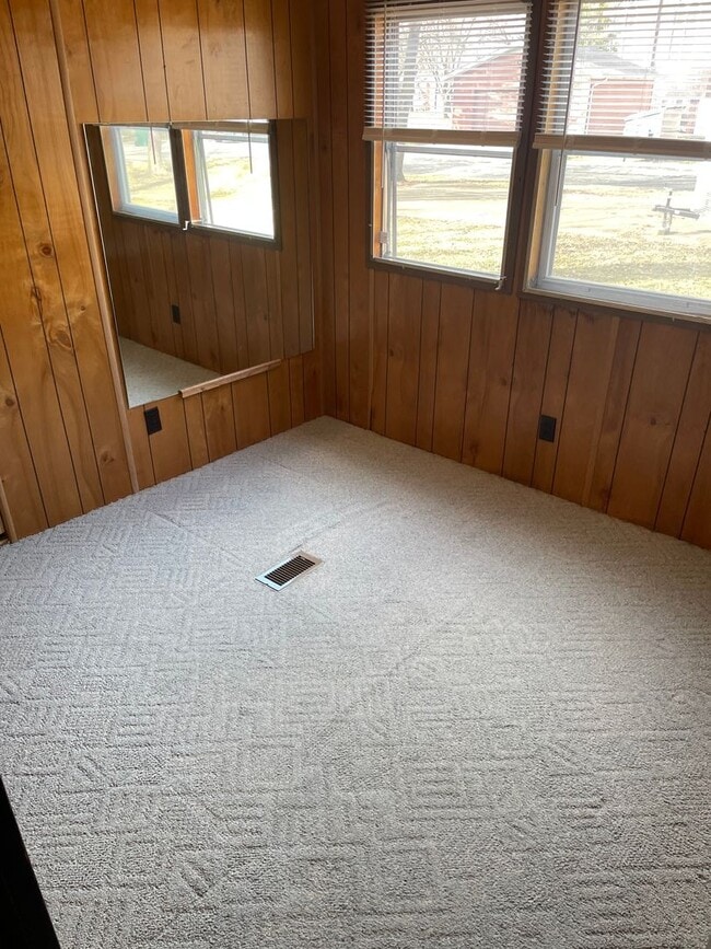 Building Photo - 2 bed/2 Bath