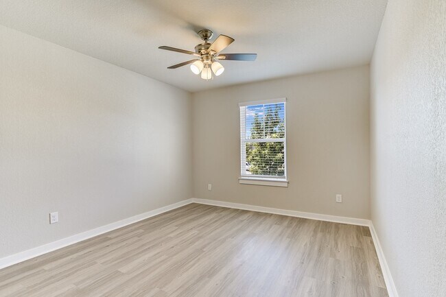 Building Photo - 17201 A Leafroller Dr