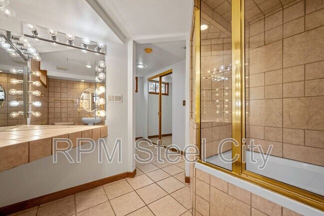 Building Photo - 1529 Alexander Cir