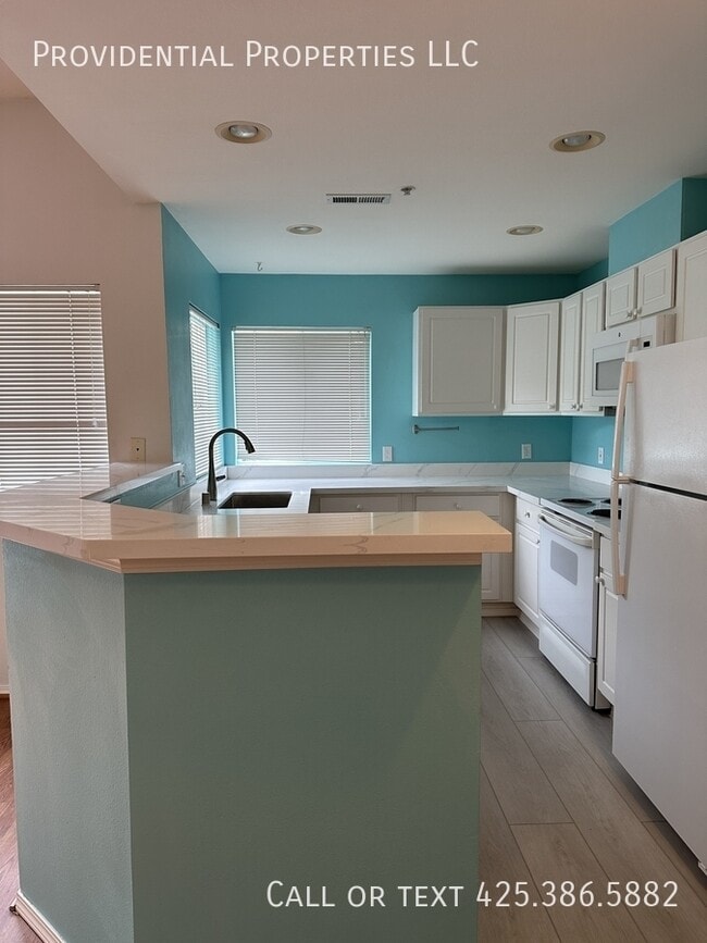 Building Photo - 23791 SE Summerhill Ln