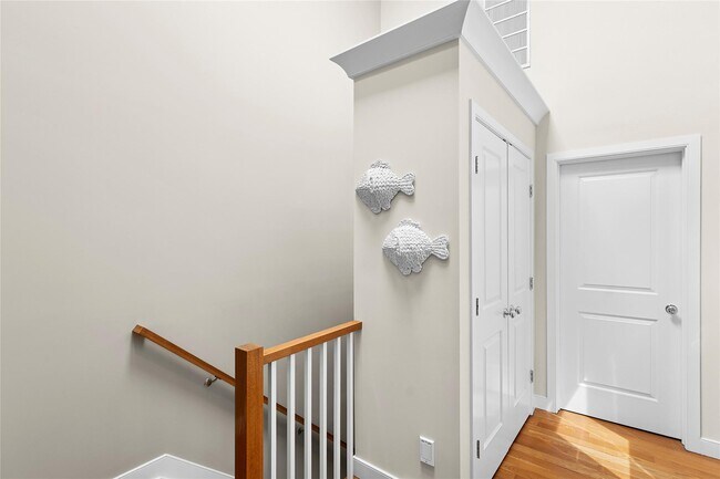 Building Photo - 50 Hubbard Ln