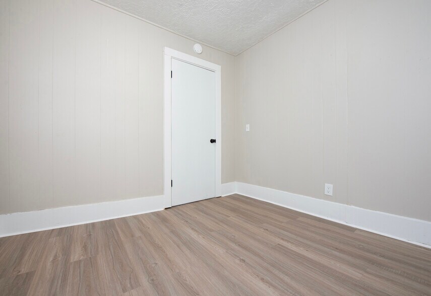 Building Photo - 422 E Eufaula St