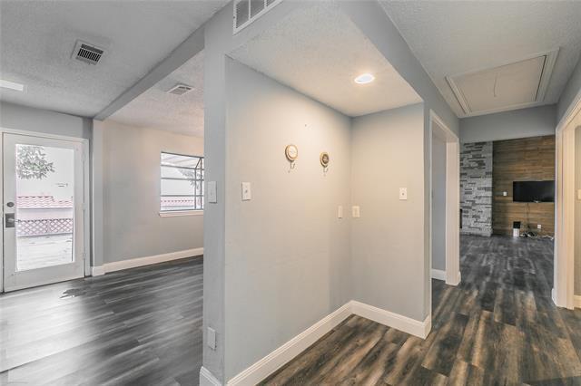 Building Photo - 3608 Hilltop Cir