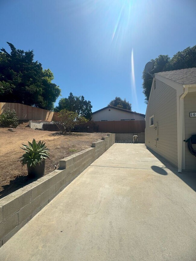 Building Photo - Spacious 4-Bedroom Home on Expansive Lot i...