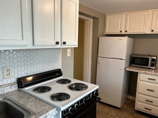 Building Photo - 510 W Orange St