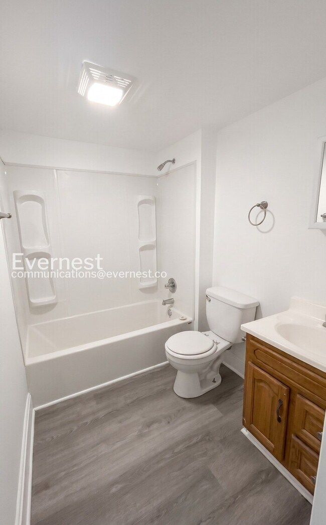 Building Photo - 3 Bed, 1 Bath Home in Winston-Salem / Vouchers Accepted / Available Now!