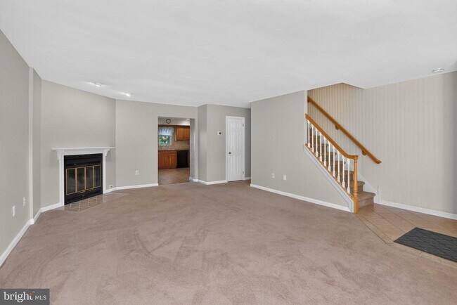 Building Photo - 562 Susan Dr