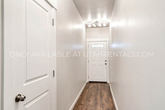 Building Photo - 5002 N Marble Fox Way