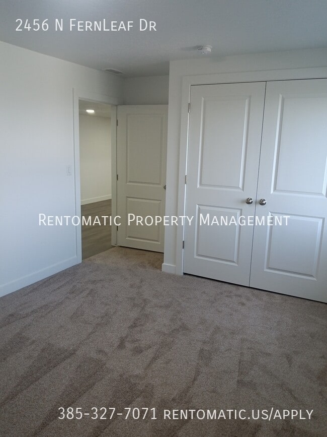 Building Photo - 2456 N Fernleaf Dr
