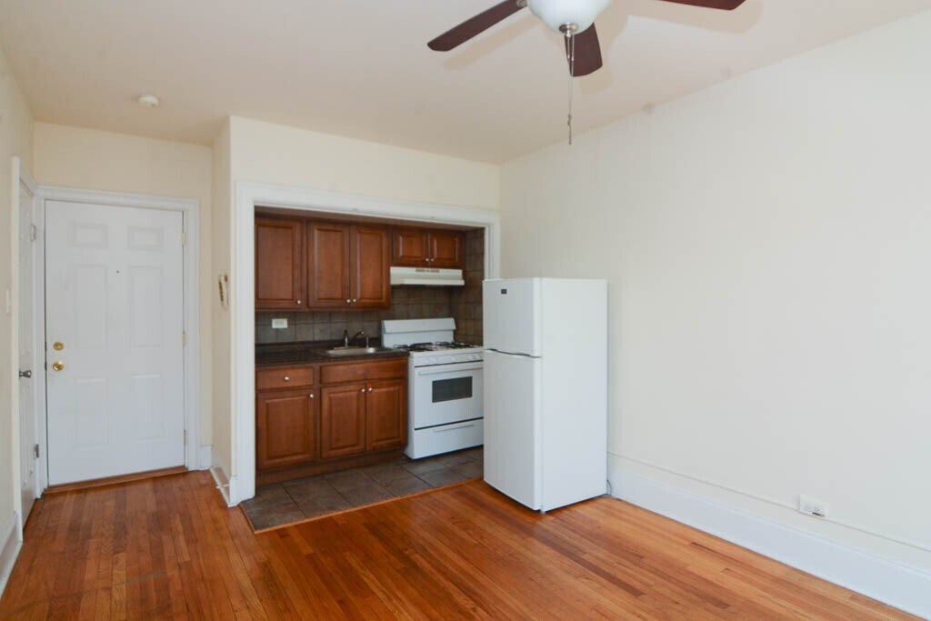 Building Photo - 2737 N Spaulding Ave