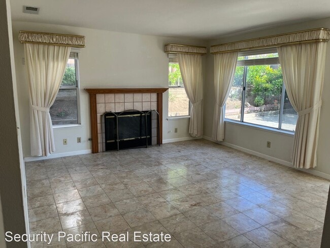 Building Photo - 4 br, 3 bath House - 142 Grenadine Way