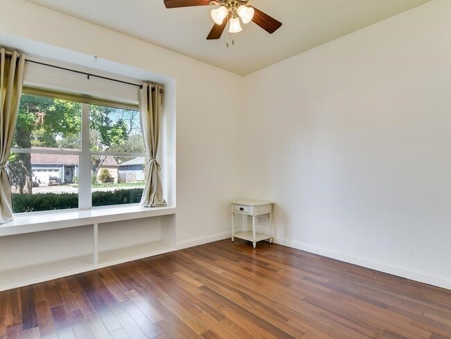 Building Photo - 509 Purple Sage Dr