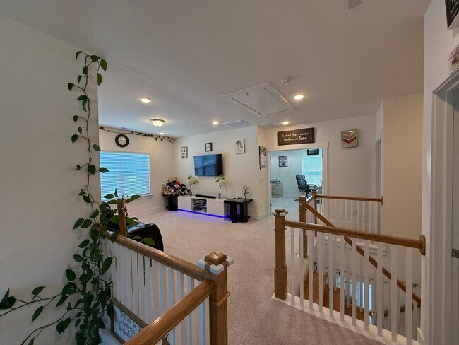 Building Photo - 113 Gabbro Pl