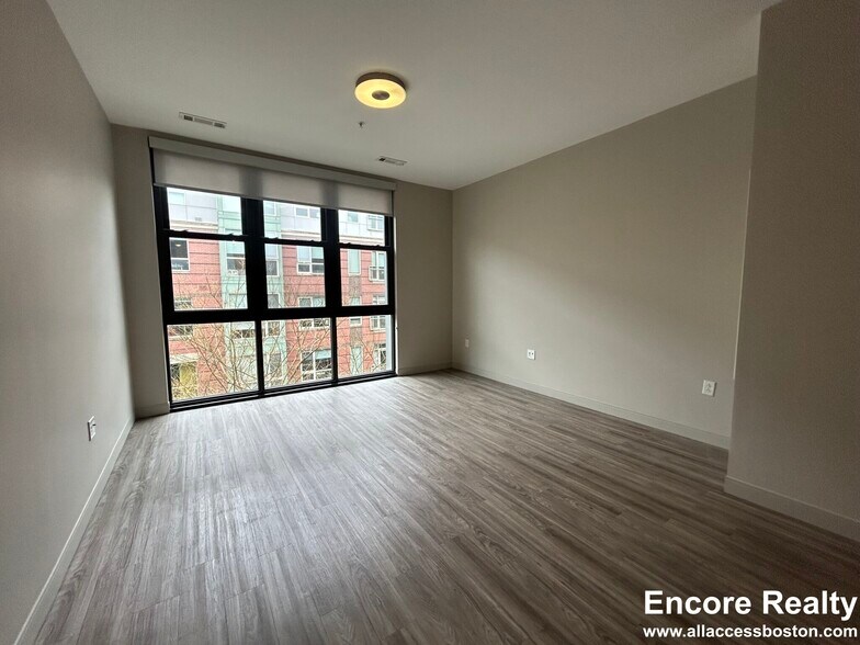 Building Photo - 65 Brainerd Rd