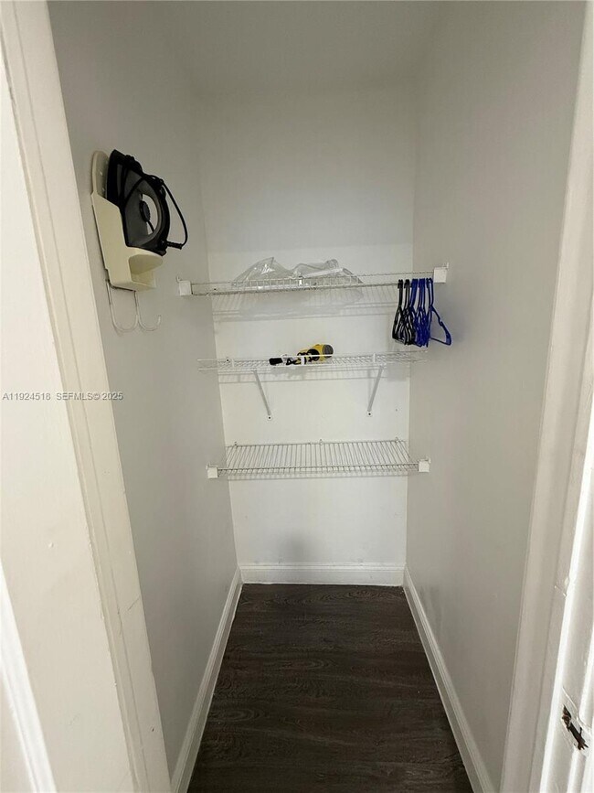 Building Photo - 1536 Jefferson Ave