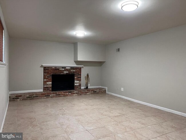 Building Photo - 9104 Hamilton Dr