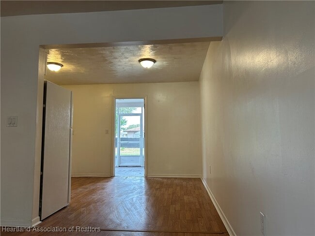 Building Photo - 4926 Salmon Dr