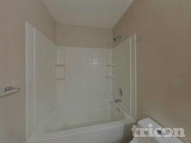 Building Photo - 960 Stone Chapel Way
