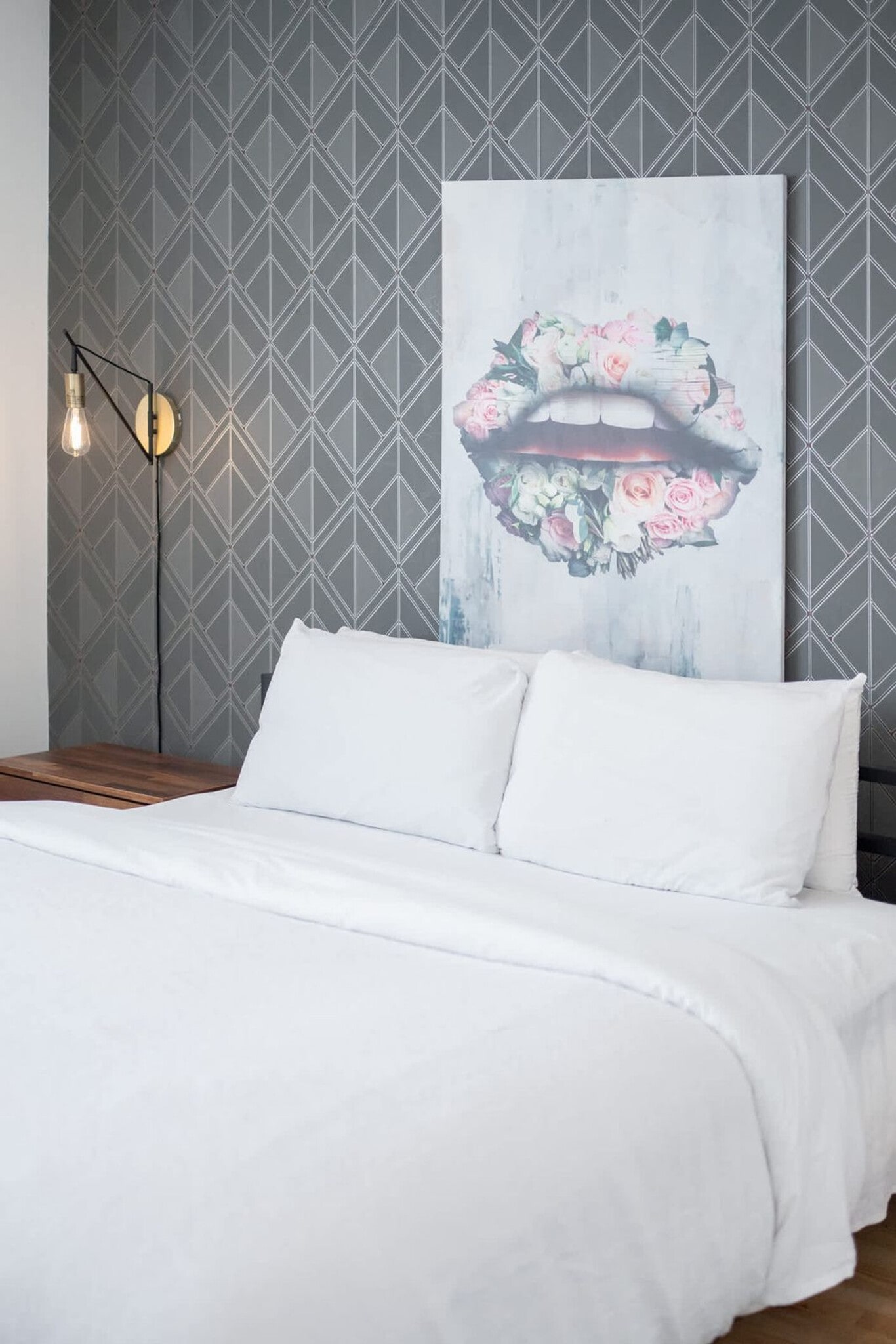 Building Photo - 1136 Crescent Ave NE