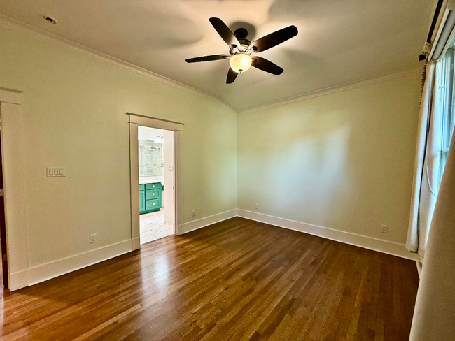 Building Photo - Beautifully Updated Historic Home in Midto...