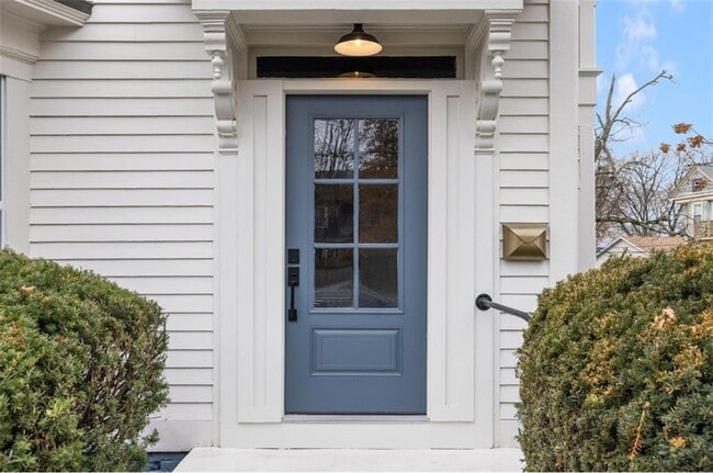 Building Photo - 214 Camp St