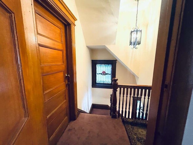 Building Photo - 134 Kensington Ave