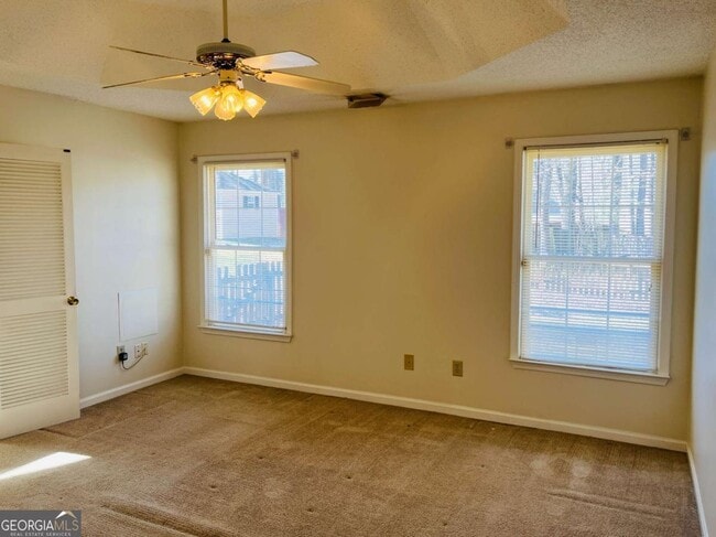 Building Photo - 155 Woodstream Dr