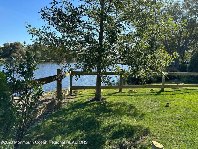 Building Photo - 330 Villa Park Wy